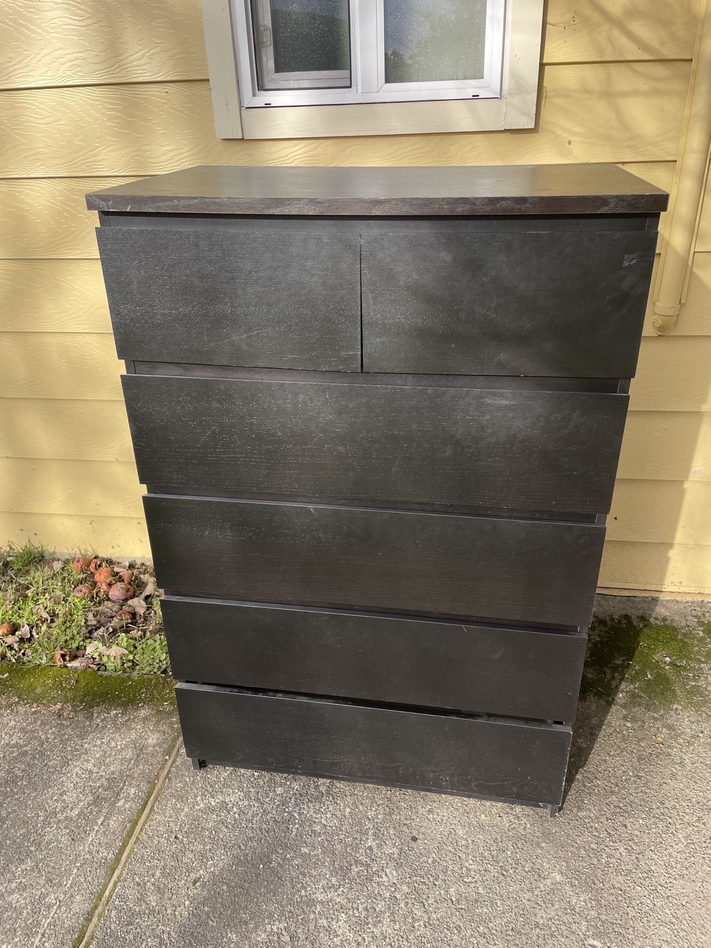 Black Dresser - 6 Drawers