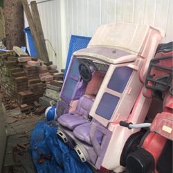 Power Wheels Escalade Pink