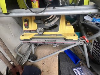 Ridgid 10" Table Saw And Wheeled Stand