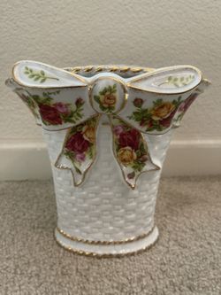 Royal Albert “ Old Country Rose “  