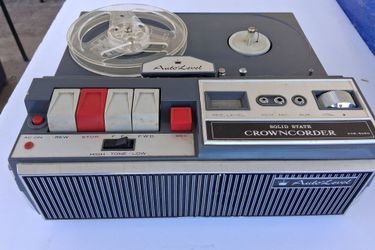 VINTAGE REEL TO REEL TAPE RECORDER