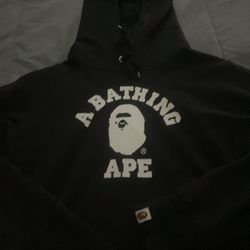 Bape hoodie meduim OFFERS TRADES