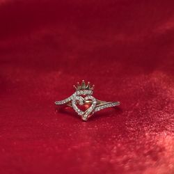 10k Yellow Gold Diamond Heart Crown Ring 0.12 ctw
