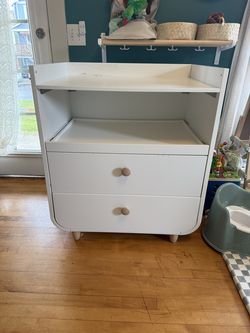 IKEA MYLLRA Changing Table