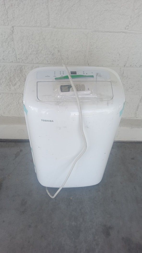 Toshiba Portable Air Conditioner With Remote
