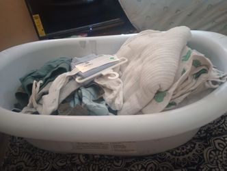 Baby Tub And Clothes