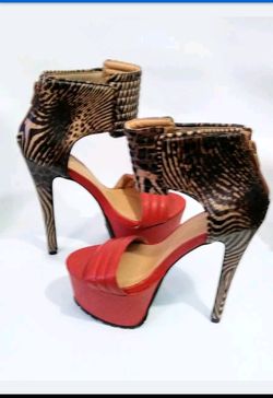 Red Platform heels Sz 7 Brand new