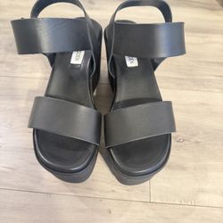 Steven Meden Leather Sandles. Heels. Black. Size 7(37)$20