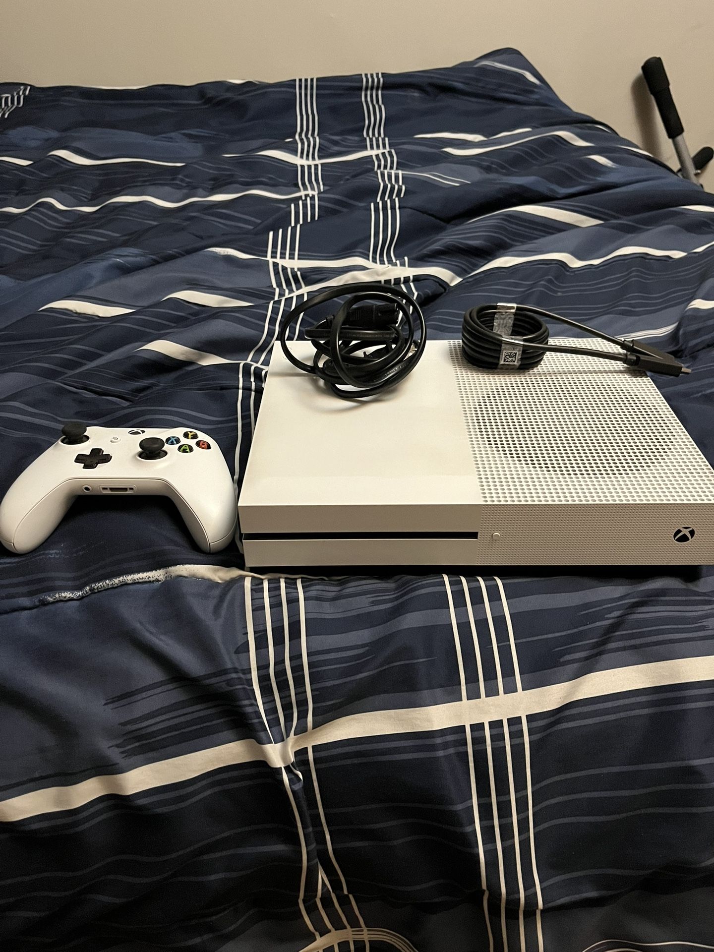 Xbox One S With Controller