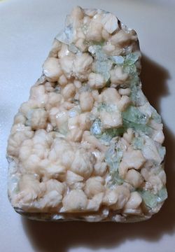 Crystals with green apophylite