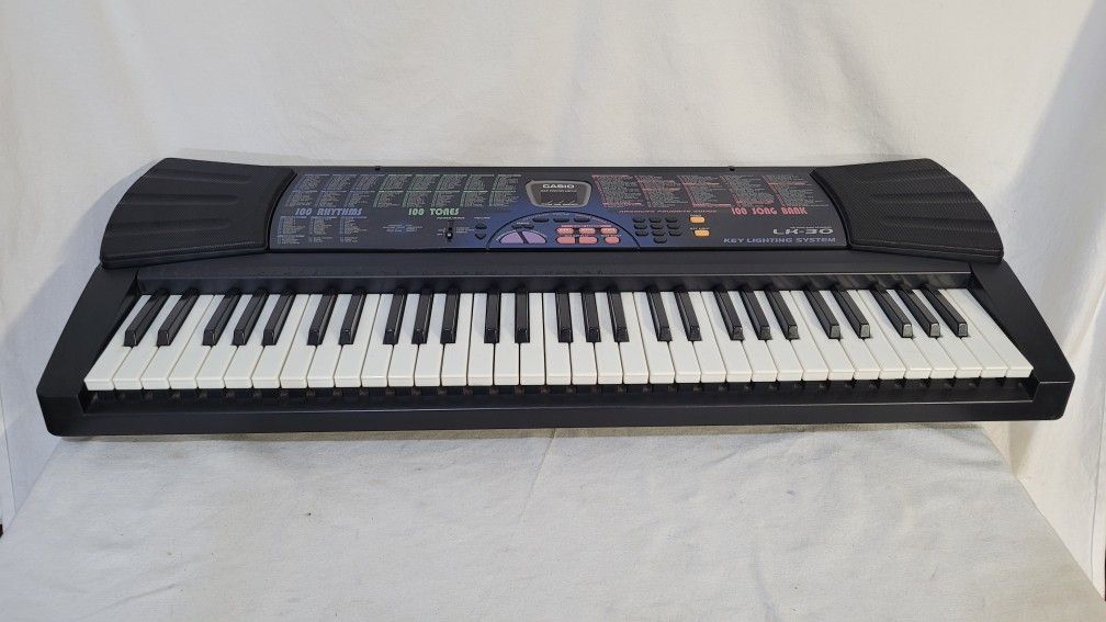 Casio LK-30 Electric Digital Keyboard / Piano