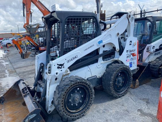 Bobcat S740 Skid Steer **CLEAN**