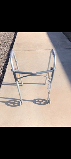 ALUMINUM  WALKER