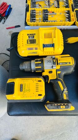 20V MAX XR Cordless Brushless 3-Speed 1/2 in. Hammer Drill + Battery&Charger