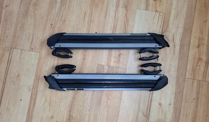 YAKIMA 30" Universal Snowboard/Ski Roof Rack