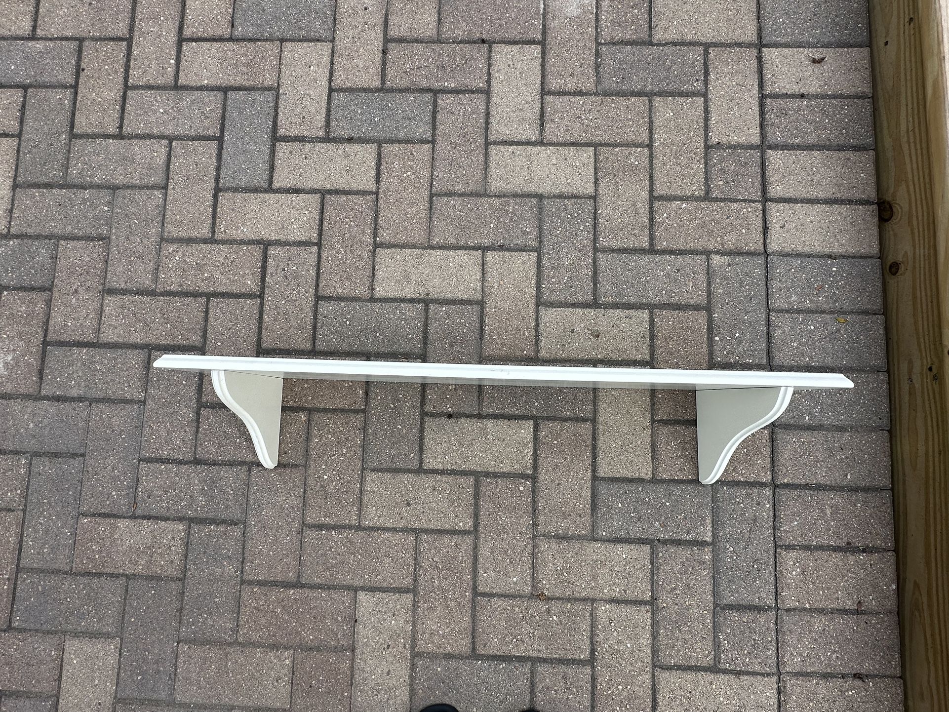 2 White Shelves