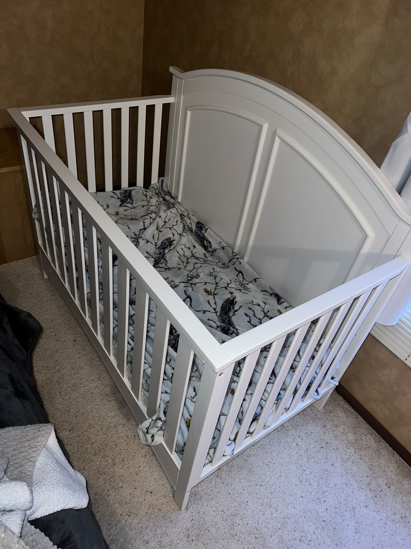 Baby Crib 