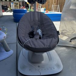 4MOMS mamaRoo® multi-motion baby swing