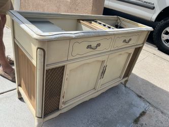 Magnavox record player