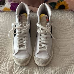 Nike Womans Size 5.5
