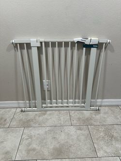 Wide Safety Gate / Baby Gate - Fits Openings 26” - 37.25”