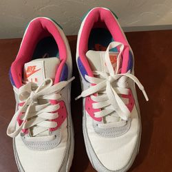 Size 6.5 Women’s Nikes