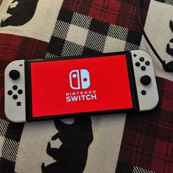 Nintendo  Switch OLED With Game