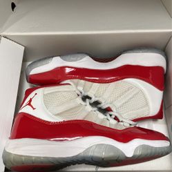 Jordan 11 Cherry Size 10.5