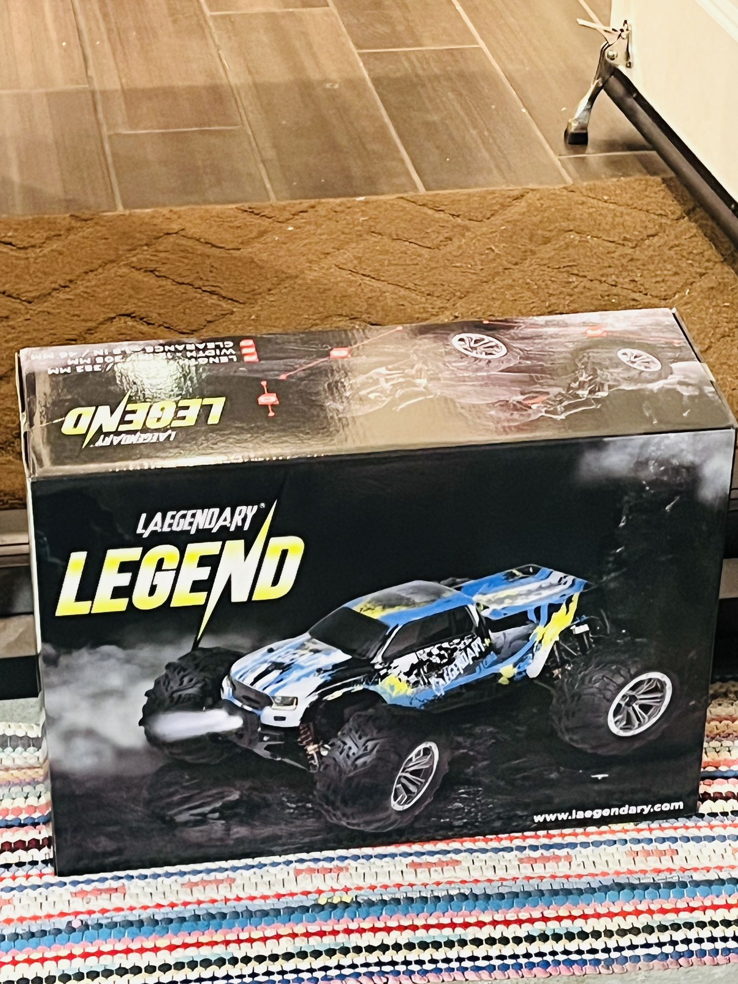 Brand New N Sealed Extremely Powerful 1:10 Scale Laegendary Monster Truck