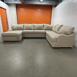 *FREE DELIVERY*LUXURY SECTIONAL SOFA COUCH WITH CHAISE EXCELLENT CONDITION