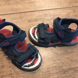 Carter’s Boys Size 9 Light Up Sandals