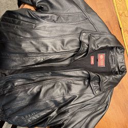 Wilson 100% Leather Jacket W/ Removable Liner. Size 42-44R