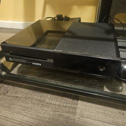 Xbox One with 103 games 