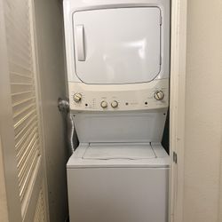 GE Stacked Washer And Dryer 