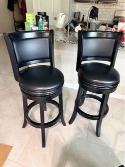 Black 360° Swivel Bar Stools – Set of 2 – Solid Wood & Faux Leather