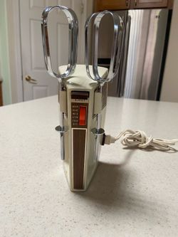Vintage GE Hand Mixer