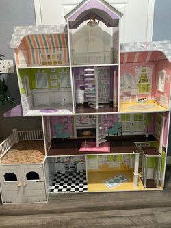 HUGE DOLL HOUSE