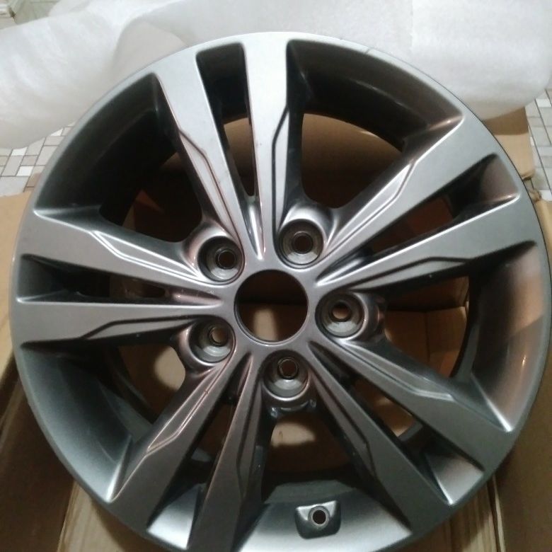 16" Hyundai Elantra Wheel/Rim