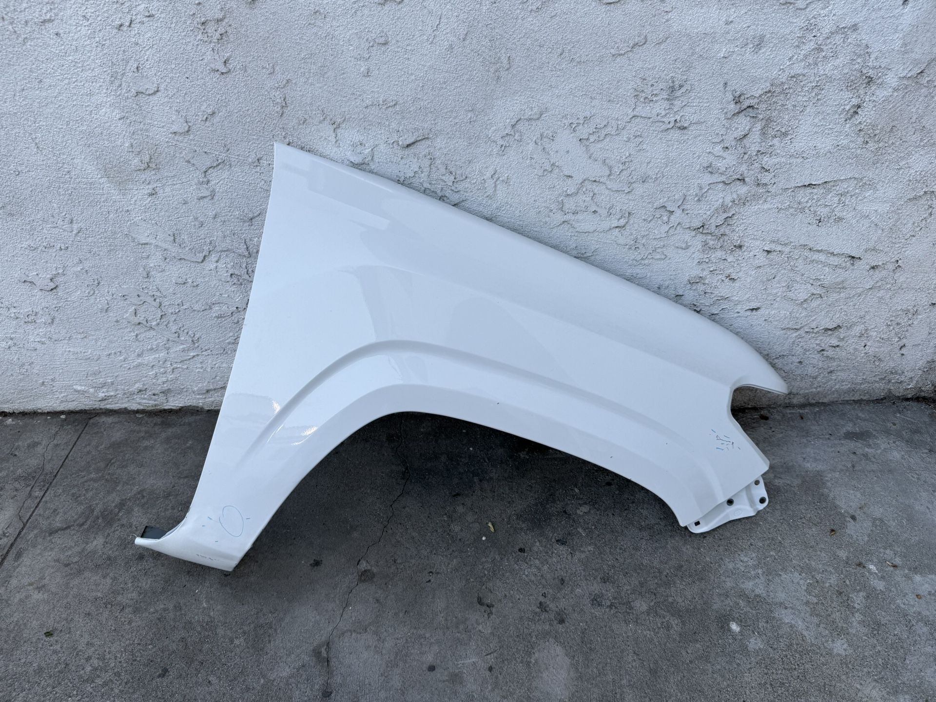 2016 2022 TOYOTA TACOMA RIGHT SIDE FENDER OEM
