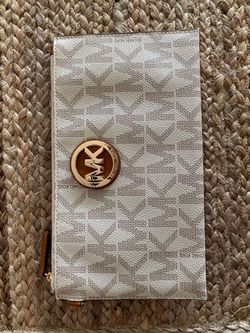 Michael Kors Wristlet Wallet