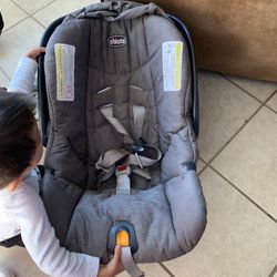 Chicco  Car seat W/ Stroller