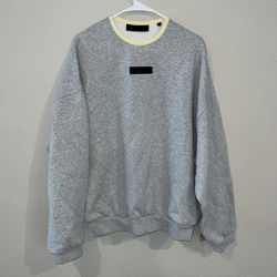 Fear of God Essentials NEW Light Heather Grey Crewneck Sweater SIZE M