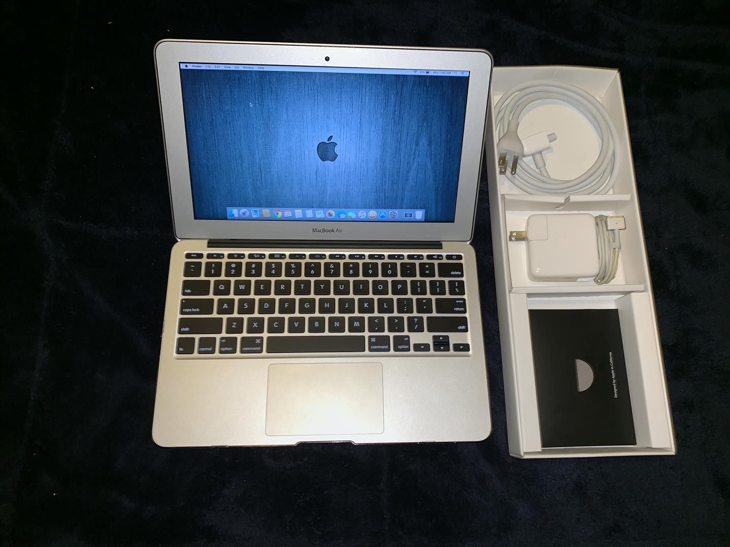 Apple Macbook Air 11.6" i7 CPU 8gb Ram 500gb SSD MINT condition /w Charger & extension cable