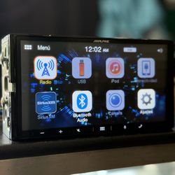 Alpine iLX-W650 – 7” Touchscreen Car Stereo with Apple CarPlay & Android Auto