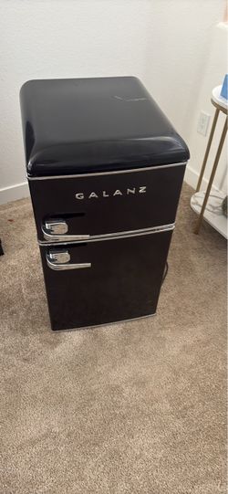 Galanz Retro Mini Fridge Two-Door Black