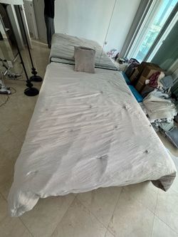 King Size Reversible Comforter, Pillow Cases, Cushion Brown / Grey and Other side Cream.