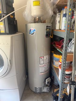 40 Gallon Bradford Water Heater 5 year warranty