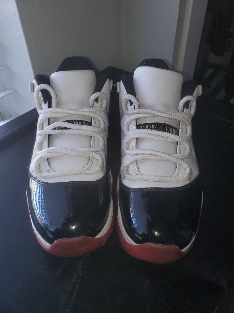 Jordan 11's Concord Bred Lows 