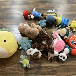 Bag Of Stuffed Animals In Excellent Condition 