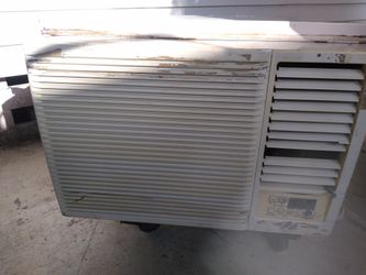 Hampton Bay 23,000btu AC Unit